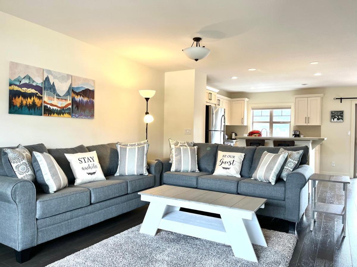 Perfect Base Invermere 3Bd Townhouse Mt Views With Garage エクステリア 写真