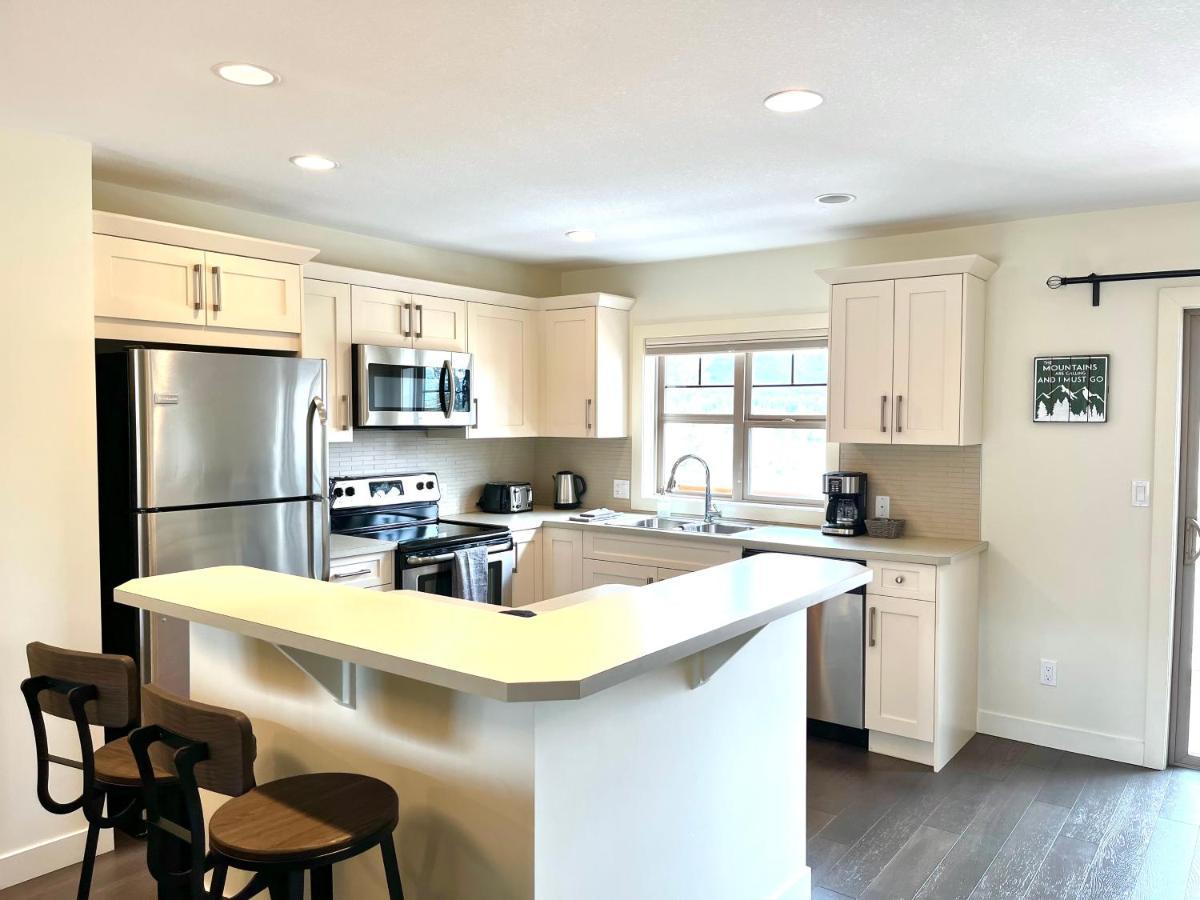 Perfect Base Invermere 3Bd Townhouse Mt Views With Garage エクステリア 写真
