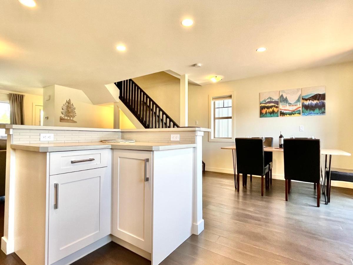 Perfect Base Invermere 3Bd Townhouse Mt Views With Garage エクステリア 写真