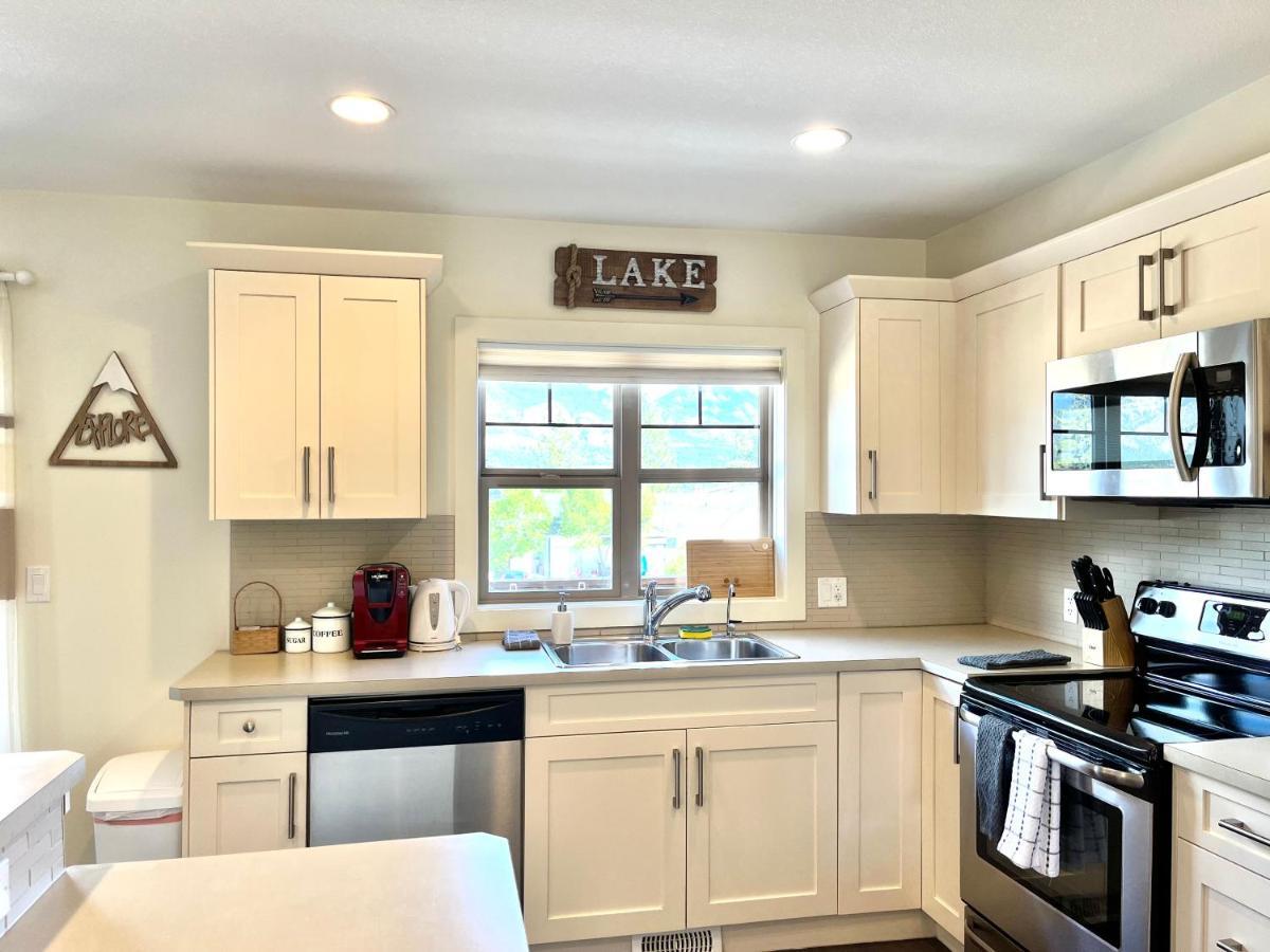 Perfect Base Invermere 3Bd Townhouse Mt Views With Garage エクステリア 写真